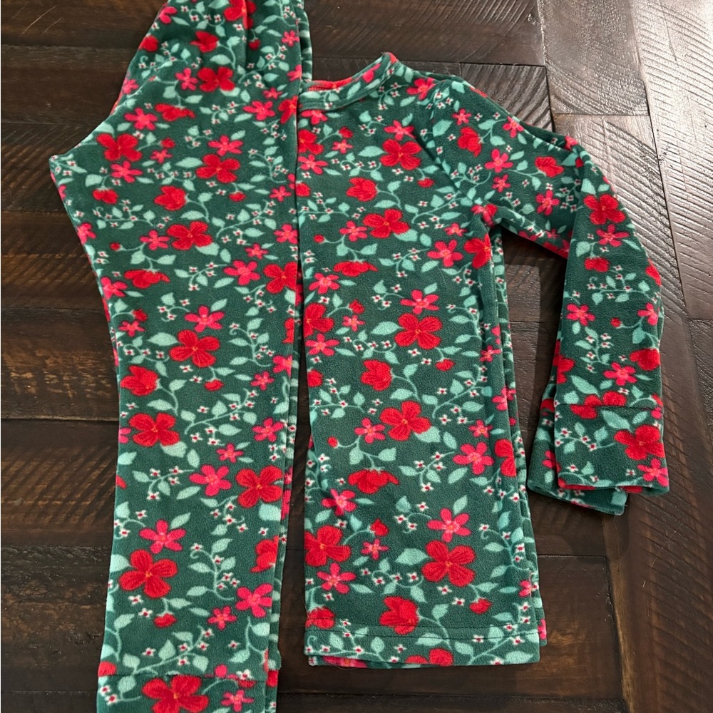 Cat & Jack Green and Red Floral Sleepwear